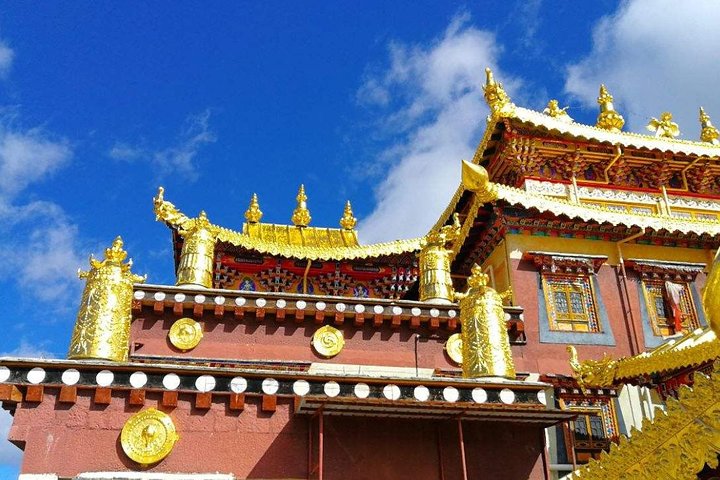 1-Day Shangri-La tour with Ganden Monastery, Napahai Lake and Tibetan Town