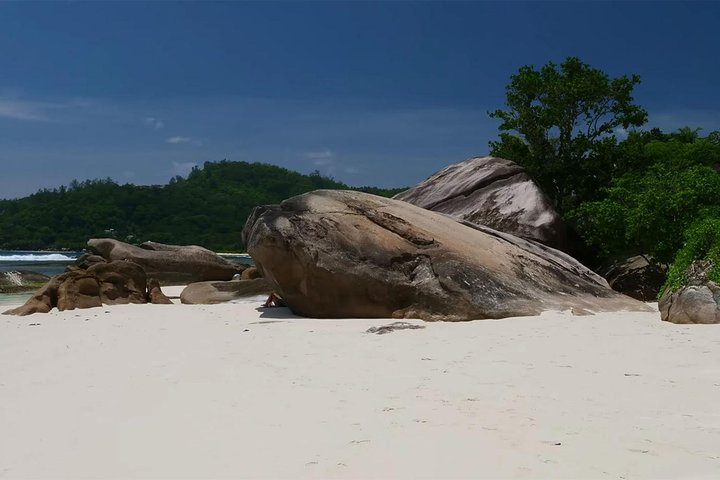 Beautiful island tour 5-6 hours | Mahé, Seychelles | Private Tour