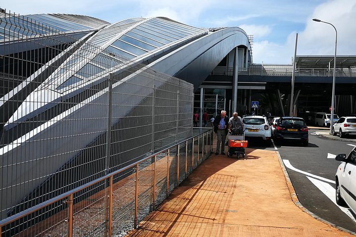Airport/hotel transfers