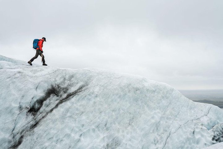 Skaftafell: 4h Small Group Glacier Hike with Guide and Transfer