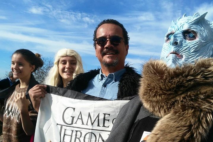 TRON OF THRONES GUIDED VISIT! We are not encyclopedias with legs!