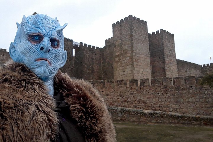 TRON OF THRONES GUIDED VISIT! We are not encyclopedias with legs!