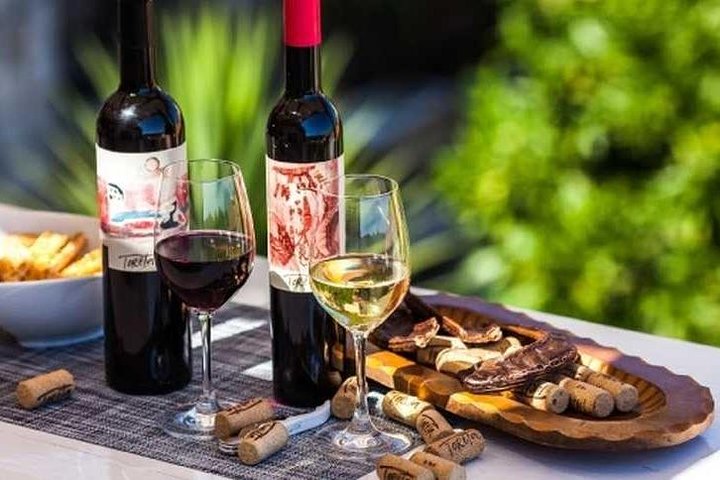 Wine tour Korčula - private tour