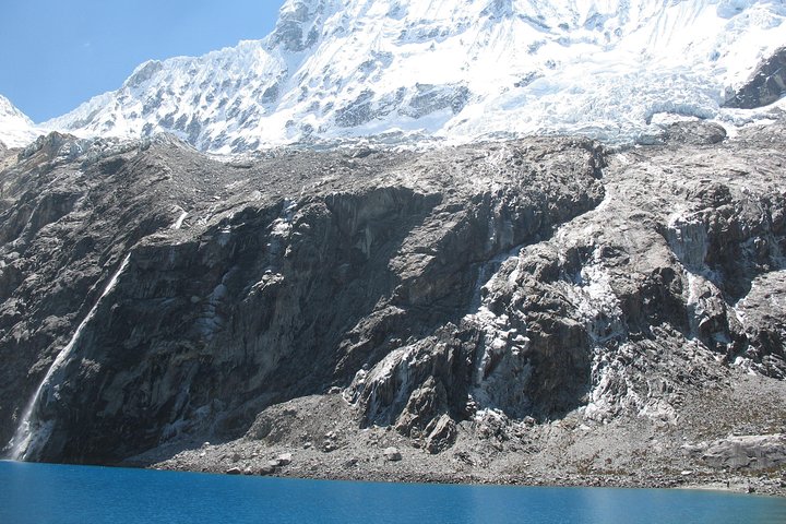Lake 69 Full-Day Hiking Tour from Huaraz