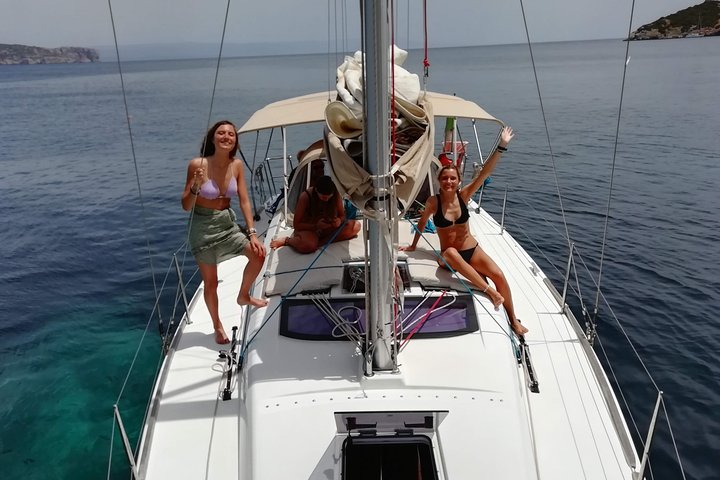 Alghero - Sailboat trip with lunch on board,