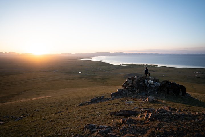 2-Days in Song Kul Lake as Nomad - horseback riding & Yurt stay