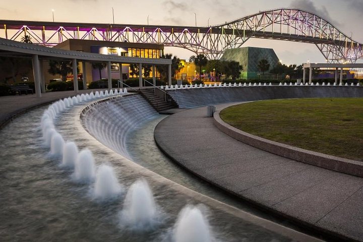 A Spectacular Scavenger Hunt: Sparkling City by the Sea
