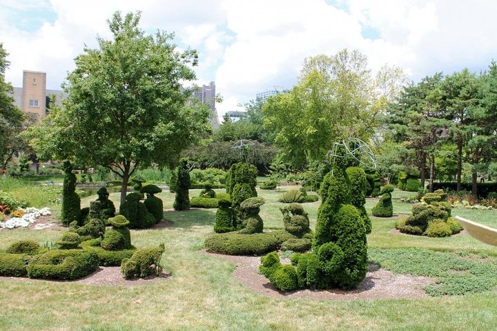 Astonishing Scavenger Hunt: Columbus Sails East