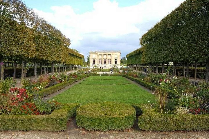 Versailles Royal Palace & Gardens Private Tour by Golf Cart