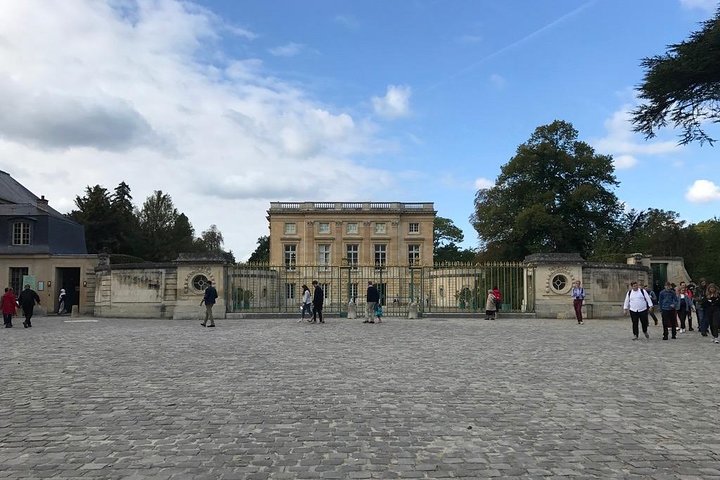 Versailles Royal Palace & Gardens Private Tour by Golf Cart