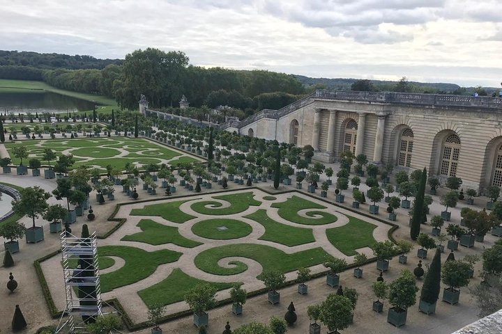 Versailles Royal Palace & Gardens Private Tour by Golf Cart