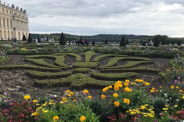 Versailles Royal Palace & Gardens Private Tour by Golf Cart
