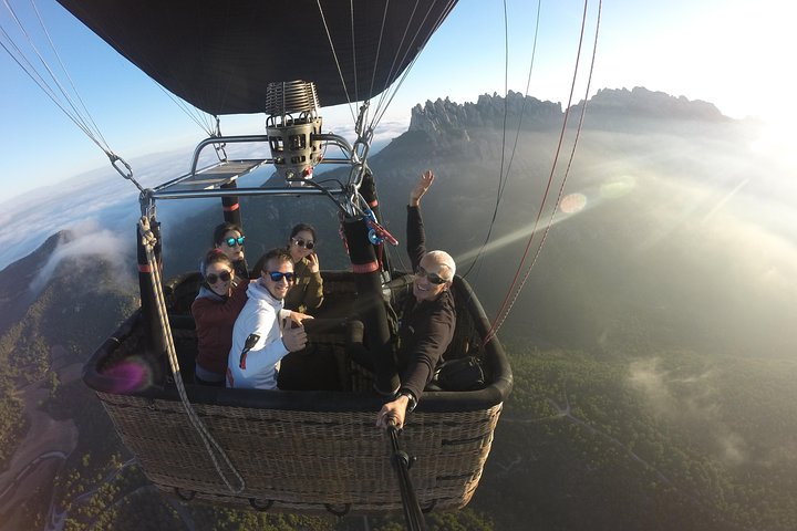 Hot air balloon Kon-Tiki Montserrat including Barcelona's pickup