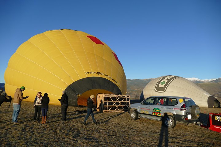 Hot air balloon Kon-Tiki Montserrat including Barcelona's pickup