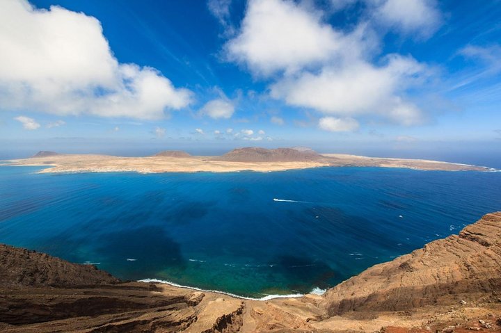 Teguise Market and La Graciosa Island Tour