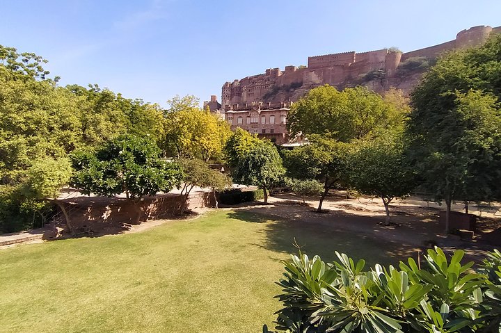 Mehrangarh Fort and Blue City Historic Tour with Local Guide