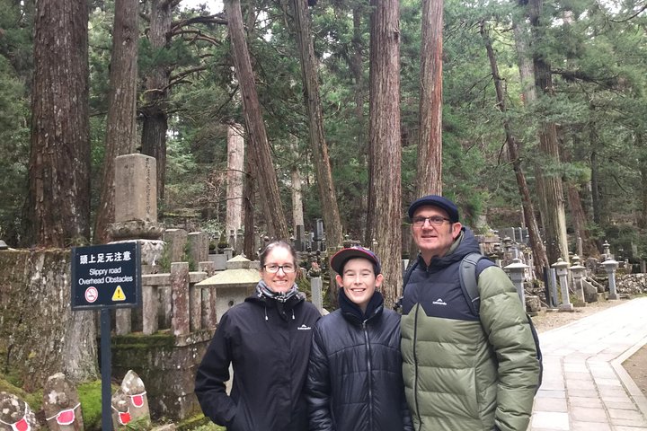 Mt. Koya Sacred Sites Half-Day Tour with Licensed Guide