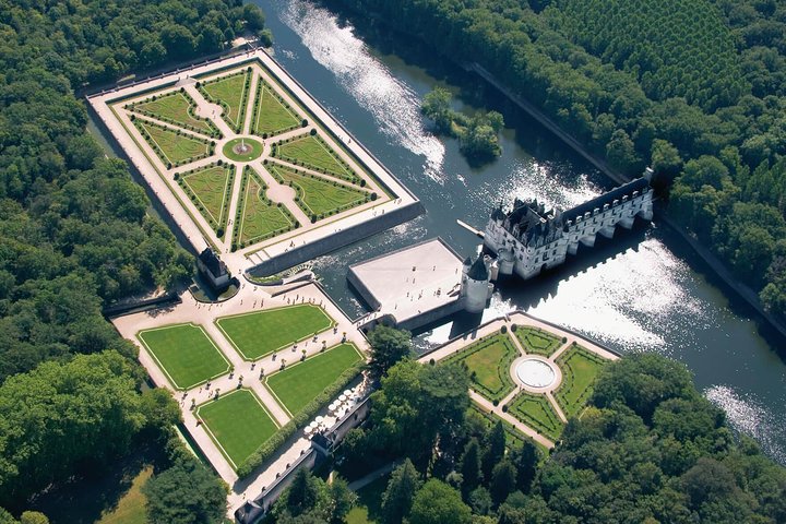 Loire Valley Most Visited Castles Private Tour from Tours or Amboise