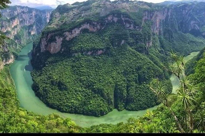 Sumidero Canyon, Miradores del Cañón and Pueblo Chiapa de Corzo.
