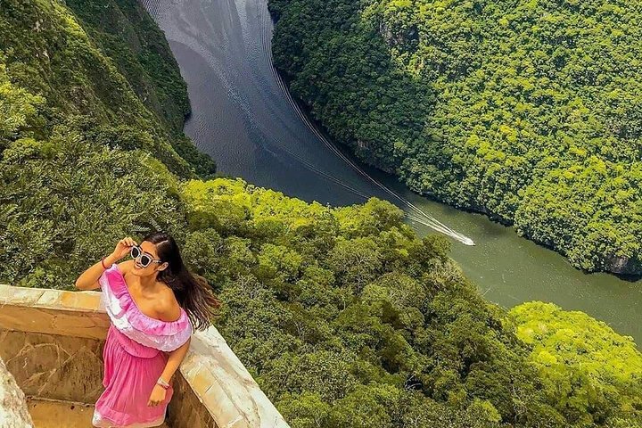 Sumidero Canyon, Miradores del Cañón and Pueblo Chiapa de Corzo.