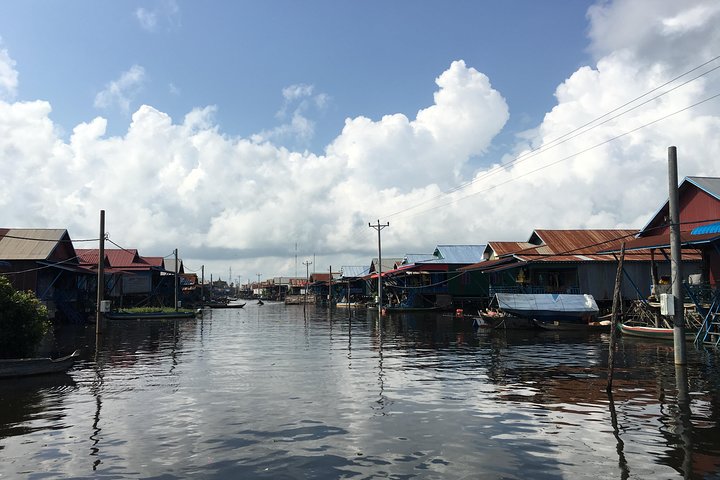 A day Trip Sightseeing Phnom Penh - Siem Reap - Private English Speaking Driver