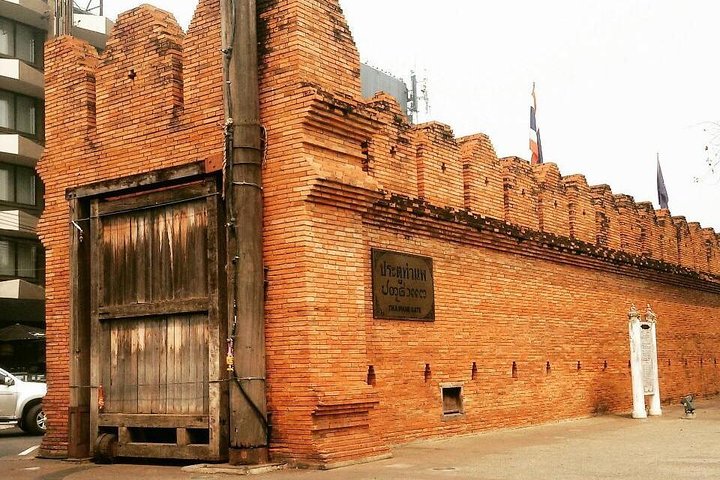 Chiang Mai Best City Tour with Doi Suthep, Pha Lat & Chedi Luang