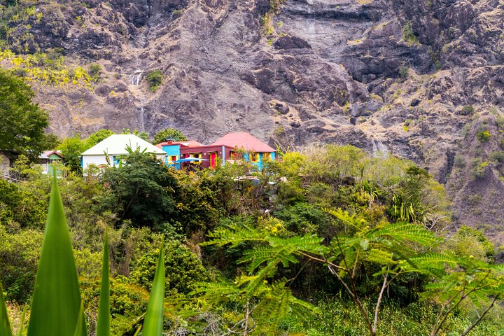 Hiking: Authentic immersion in Mafate