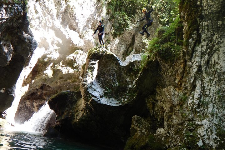 Canyoning in Nevidio Canyon