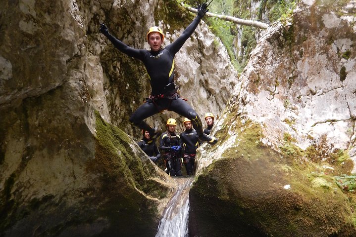 Canyoning in Nevidio Canyon
