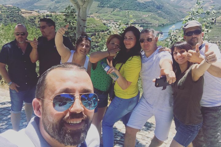 Douro Valley Tour: Wine Tasting, Cruise and Lunch from Porto