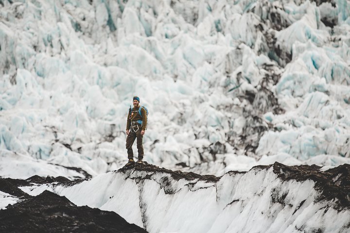Skaftafell: 4h Small Group Glacier Hike with Guide and Transfer