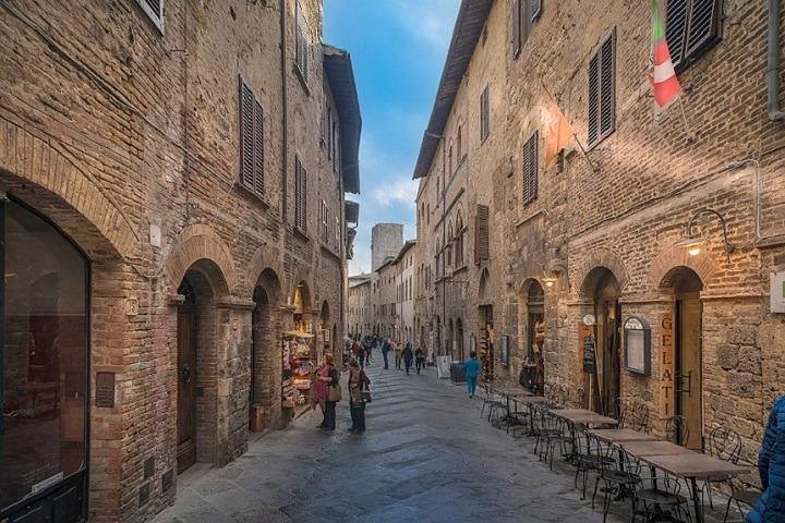 Siena, San Gimignano and Chianti Wine Small Group from Montecatini Terme