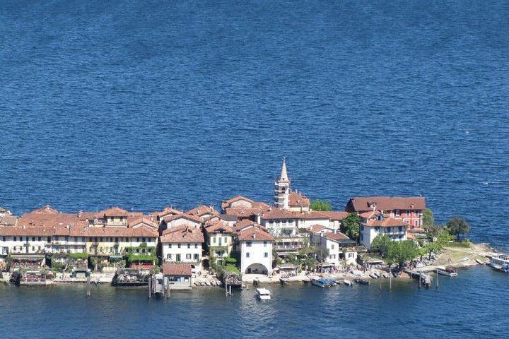 Stresa: 1-Day 3 Borromean Islands Hop-On Hop-Off Boat Tour