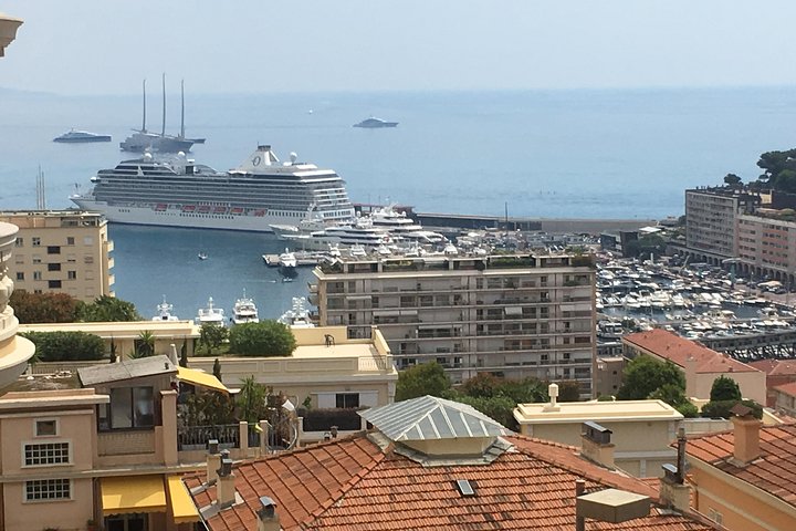 Private tour on the French Riviera with comfortable minivan.MONACO NICE ST PAUL