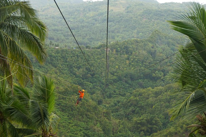 Canyoneering in Kawasan Falls with Lunch (from Moalboal)