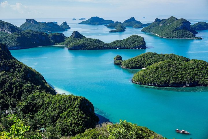 Hundred Islands Day tour in Pangasinan (Private)
