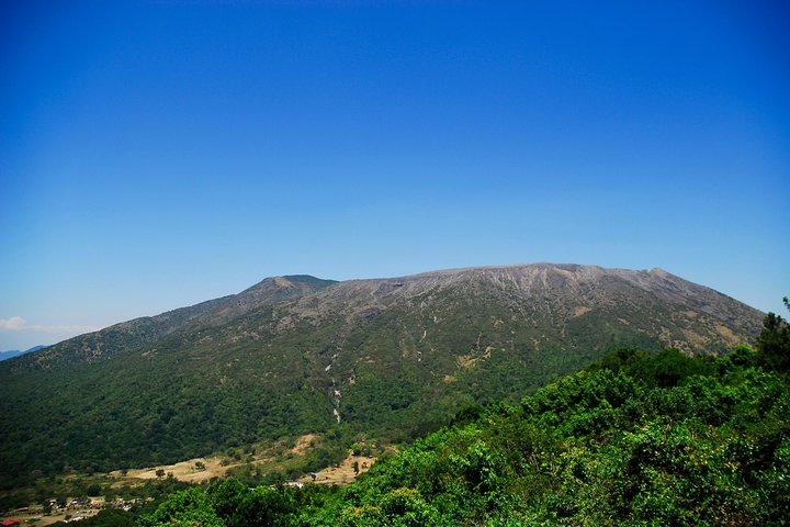 Santa Ana volcano hike with privileged early access. Go safe and skip the crowds