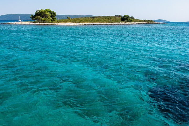 Island Hopping Boat Excursion with Lunch (Trogir,Blue Lagoon, Šolta)