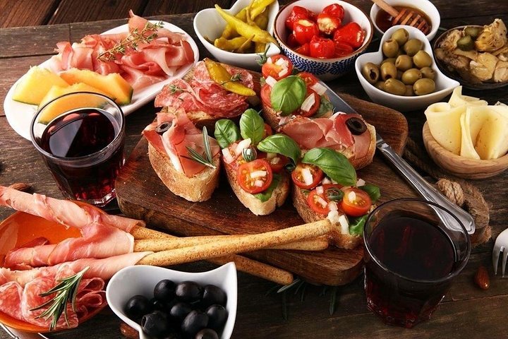 Food Tasty and History Tour in Civitavecchia