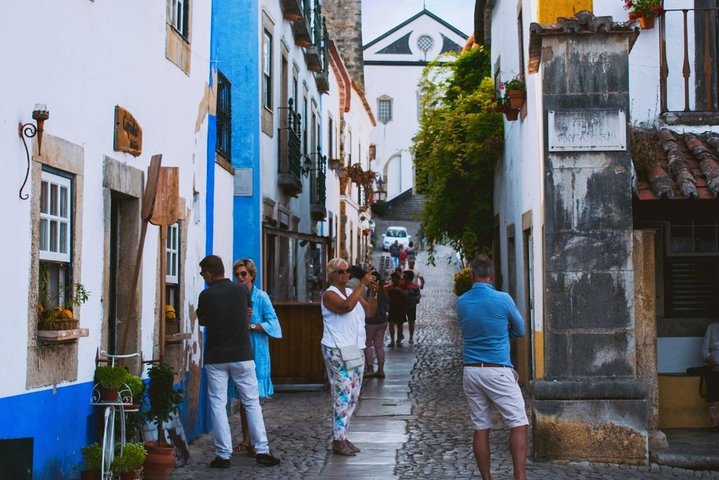Óbidos, Peniche and Buddha Eden Full Day Private Tour from the West