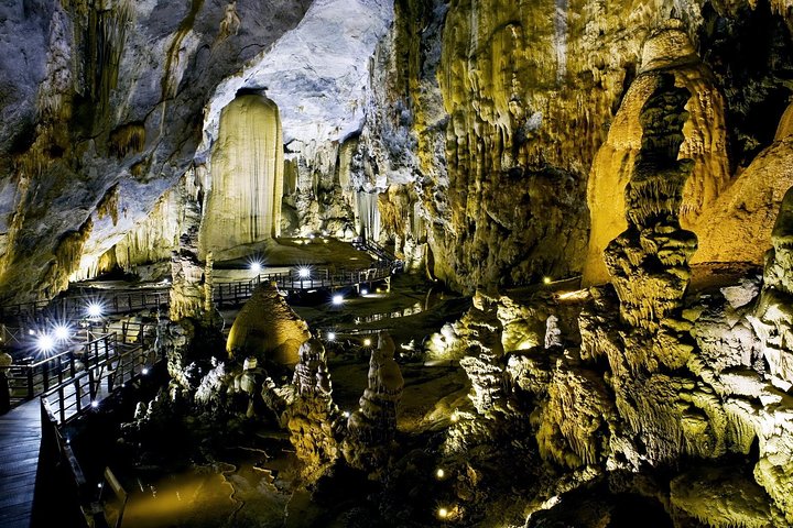 Phong Nha - Paradise Cave or Dark Cave - 1 Day All Inclusive