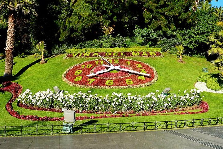 Famous Viña del Mar! Premium Walking Tour with a Native Guide