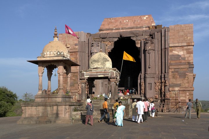 Bhimbetka Rock Shelters & Bhojpur Temple Day Trip From Bhopal