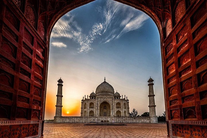 Skip The Line: Taj Mahal Tour From Jaipur With Drop At New Delhi