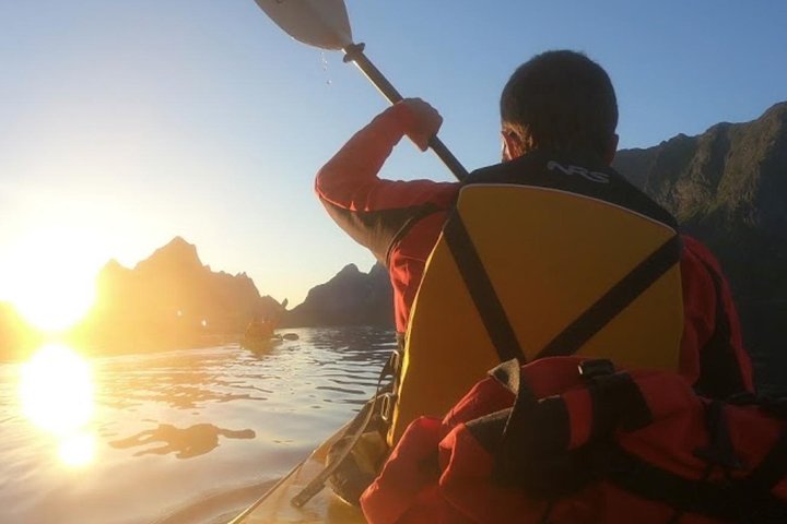 Kayaking in Reinefjorden