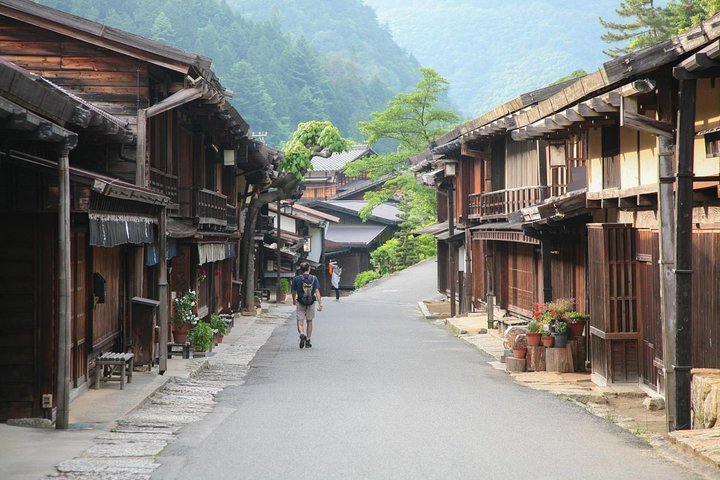 Nakasendo Magome to Tsumago Day Hike with Licensed Guide
