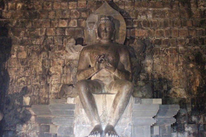 Borobudur Temple Climb To The Top & Prambanan Temple - 1 day tour