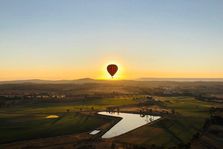 Hot Air Balloon Flight Brisbane with Vineyard Breakfast