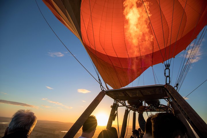 Hot Air Balloon Flight Brisbane with Vineyard Breakfast