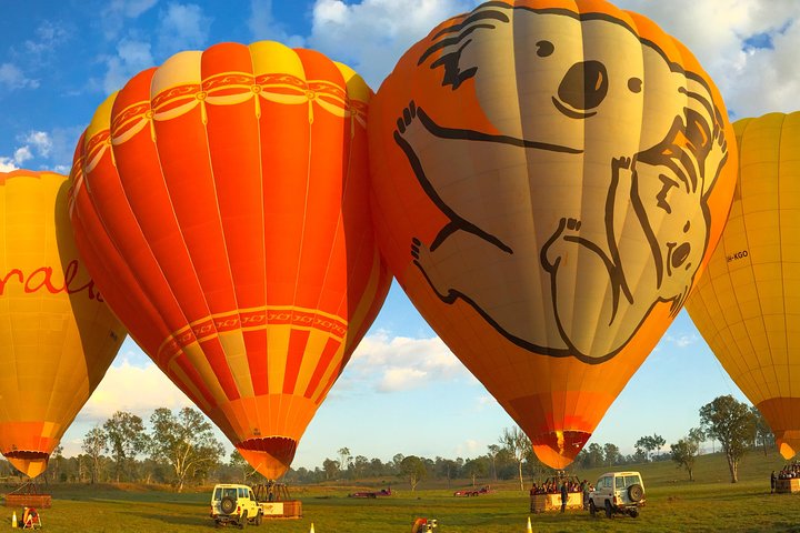 Hot Air Balloon Flight Brisbane with Vineyard Breakfast